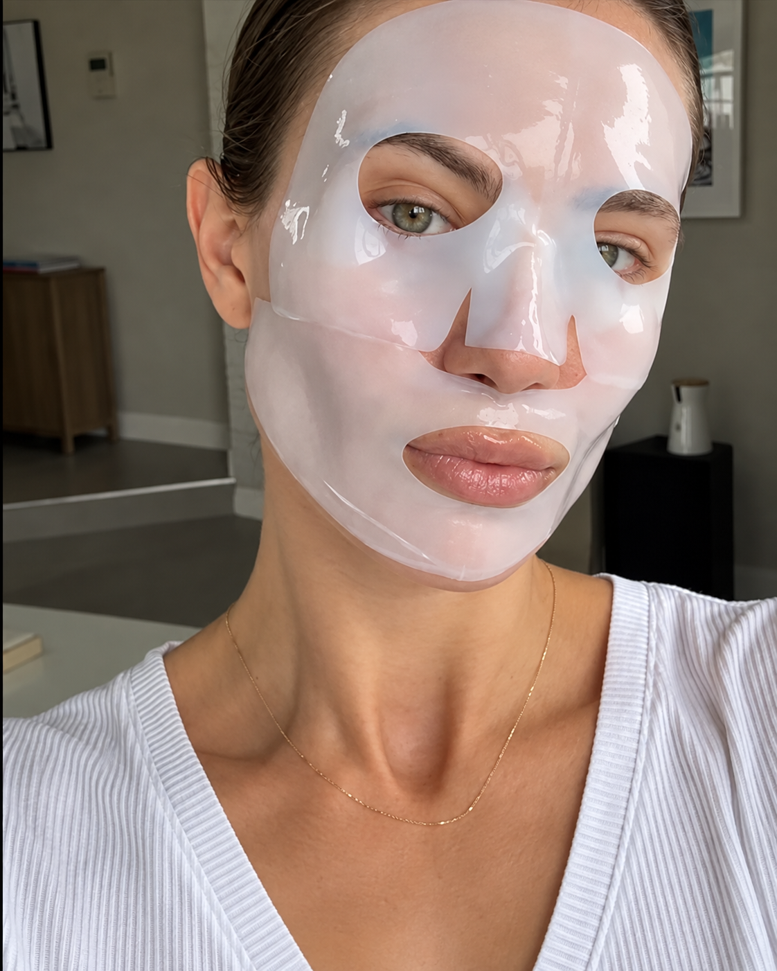 Customer wearing the mask, fitted to the lower face